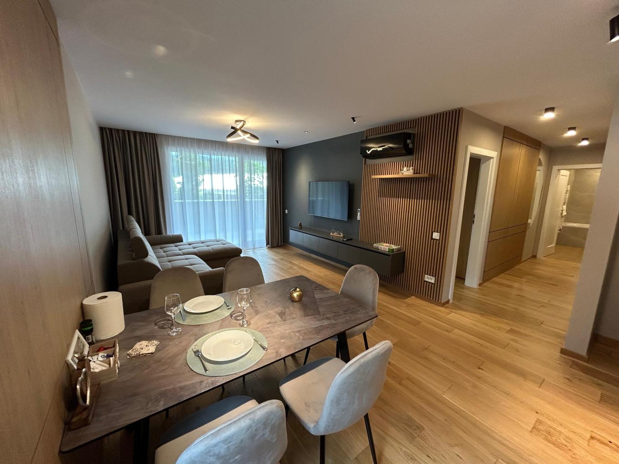 B-Holiday Luxury Apartments Urban Plaza Braşov Exterior foto